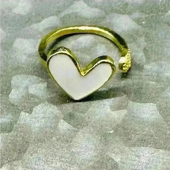 White enamal adjustable Heart Ring 🤍 - Picture 2 of 3